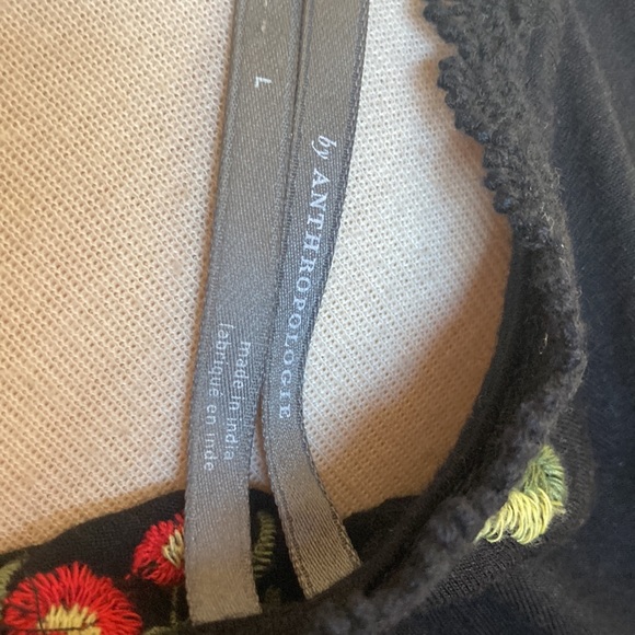 Boho Knit L/S top. Like new! Embroidered details - Picture 5 of 6